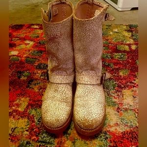 Frye Distressed White Leather Veronica Boots